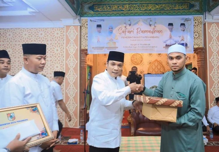 Antusiasme Warga Terhadap Safari Ramadhan 1445 H oleh Pj Walikota Pekanbaru di Senapelan