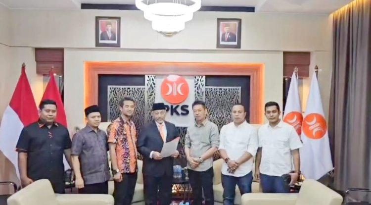 Afrizal Sintong - Setiawan Resmi Terima SK dari DPP PKS sebagai Bacalon Bupati dan Wakil Bupati Rohil
