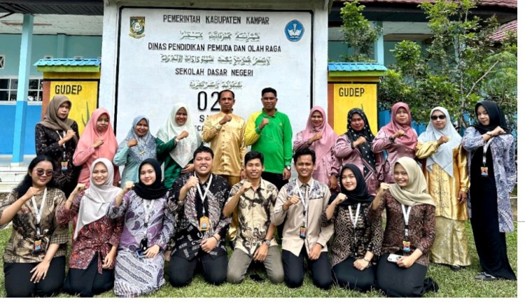 Mahasiswa Kukerta MBKM Fakultas Hukum Universitas Riau Sosialisasikan Sekolah Ramah Anak di SDN 022 Desa Silam