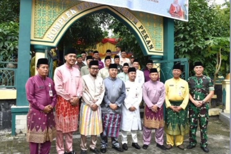 Wakil Ketua DPRD Pekanbaru Ginda Burnama Hadiri Ziarah Makam Marhum Pekan dan Bahas Pahlawan Nasional