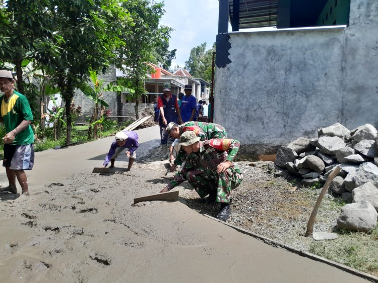 Gotong Royong TNI-Warga Tegaldowo Majukan Ekonomi Desa