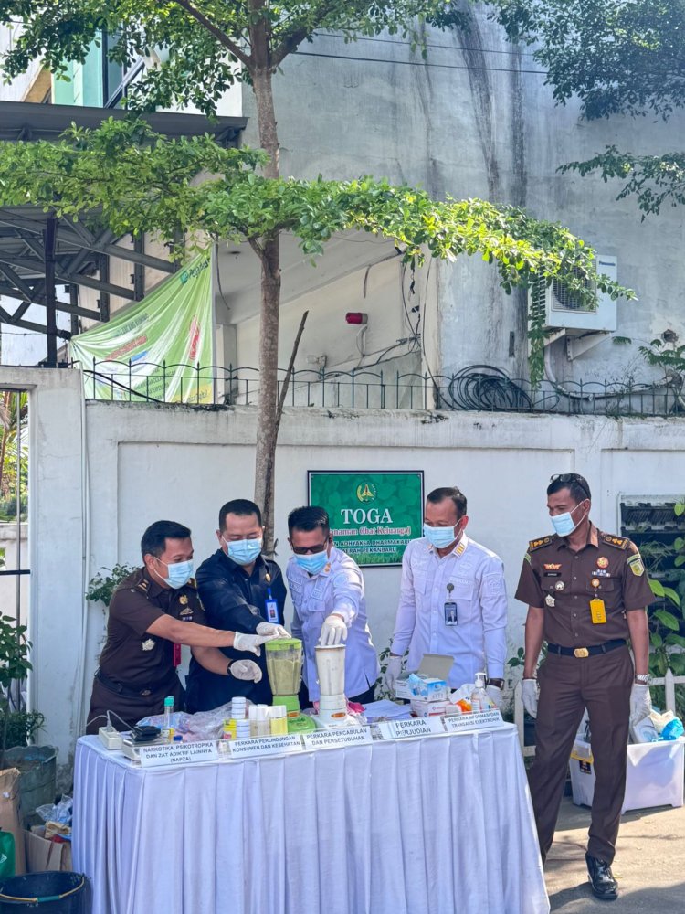 Berkekuatan Hukum Tetap, Kejari Pekanbaru Musnahkan Barang Bukti Tindak Pidana Umum