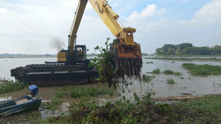 Aksi Peduli Lingkungan di Waduk Cengklik Boyolali