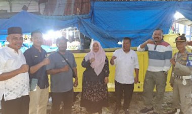 DLH Rohil Tertibkan PKL dan Pasang Tempat Sampah di Pajak Lama Bagan Batu