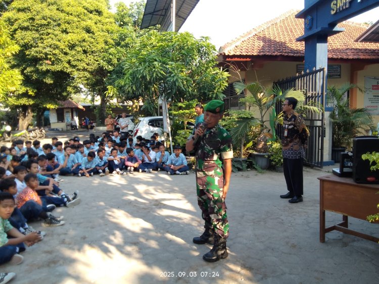 Bati Koramil 03/Serengan Ajak Siswa SMP Surakarta Tak Terprovokasi Isu Demo