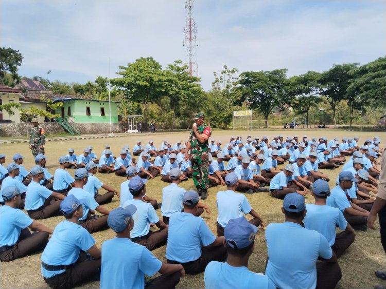Babinsa Sragen Bina Cinta Tanah Air Siswa SMK Sakti Gemolong