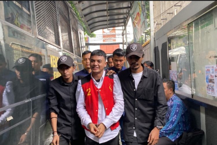 Sidang Kasus Vadel Badjideh: Terdakwa Dugaan Persetubuhan dan Aborsi Anak Nikita Mirzani Dituntut 12 Tahun Penjara