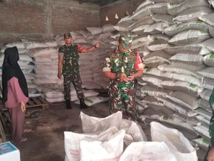 Babinsa Sragen Pastikan Pupuk Bersubsidi Aman di Awal Musim Tanam