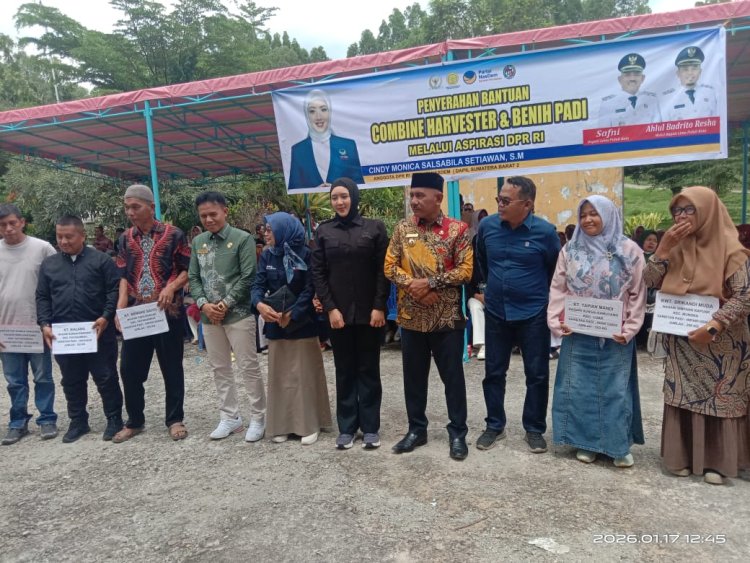 250 Kelompok Tani Lima Puluh Kota Terima Bantuan Bibit Padi