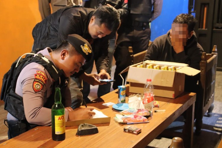 Sejumlah Kafe di Pantura Wiradesa dan Siwalan Jadi Sasaran Razia Miras