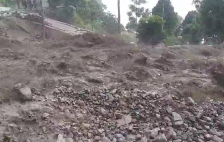 Banjir Bandang Terjang Simalungun, 28 KK Mengungsi dan Jalan Putus Total