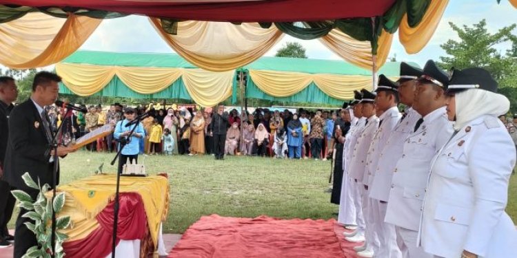 Bupati Rohil Lantik 8 Penghulu di Kubu dan Kuba