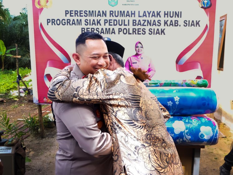 Cooling System Pemilu,Kapolres Siak Salurkan Zakat Personil Wujudkan Rumah Layak Huni Untuk Masyarakat