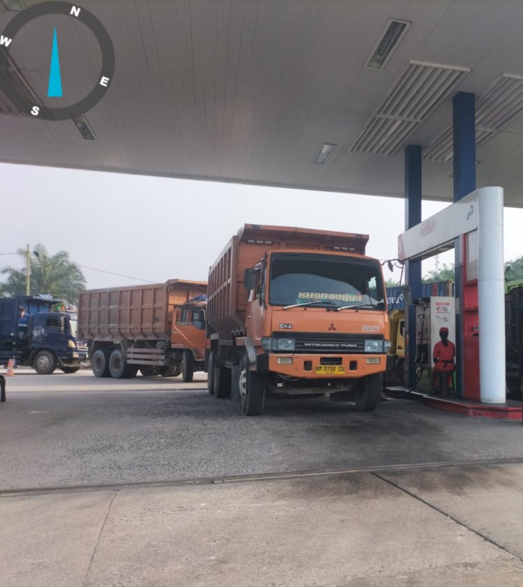 SPBU KM 83 Kandis Nekat Jual BBM Bersubsidi Kepada Mobil-Mobil Perusahaan