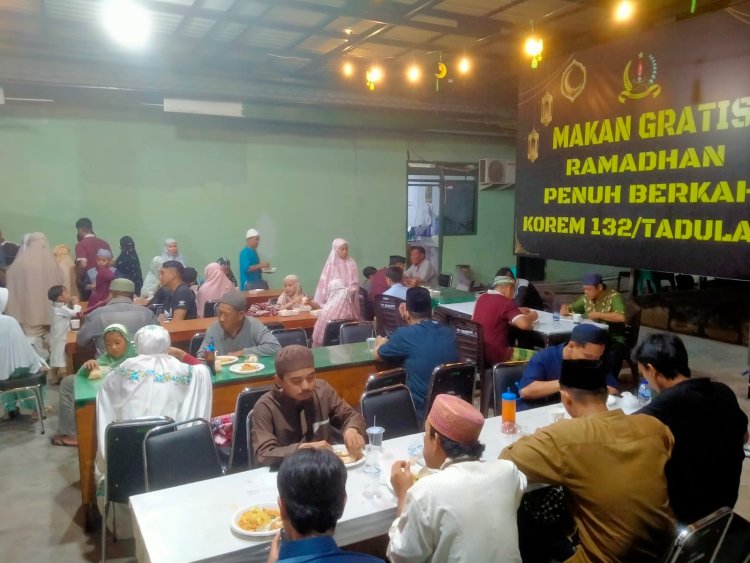Malam Kekeluargaan: Prajurit Petarung Korem 132/Tdl Berinteraksi dengan Masyarakat pada Bulan Suci Ramadhan