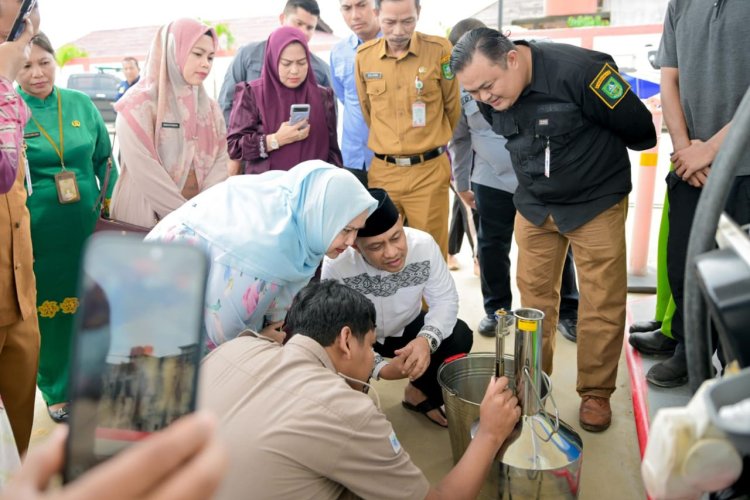 Bupati Bengkalis Bengkalis Pantau Takaran BBM di SPBU