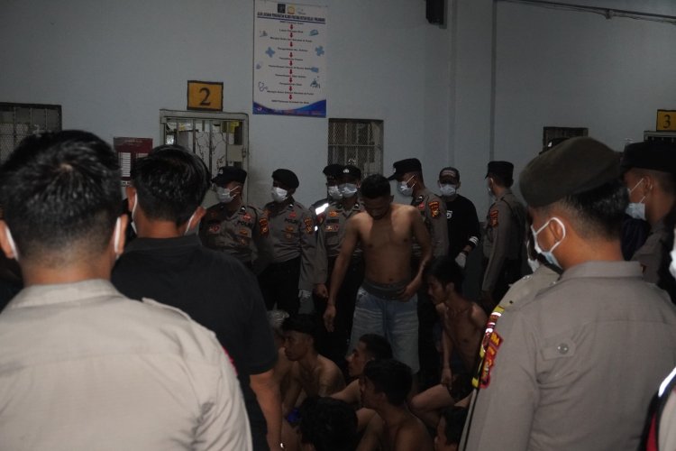Rutan Kelas I Pekanbaru Gelar Razia Kamar Tahanan, 320 Personil Dikerahkan
