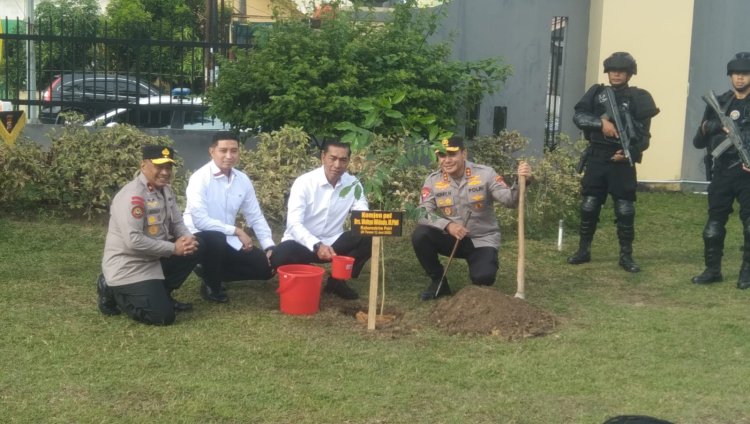Tanam Pohon di Riau, Kabareskrim Polri Dukung Program Pelestarian Alam