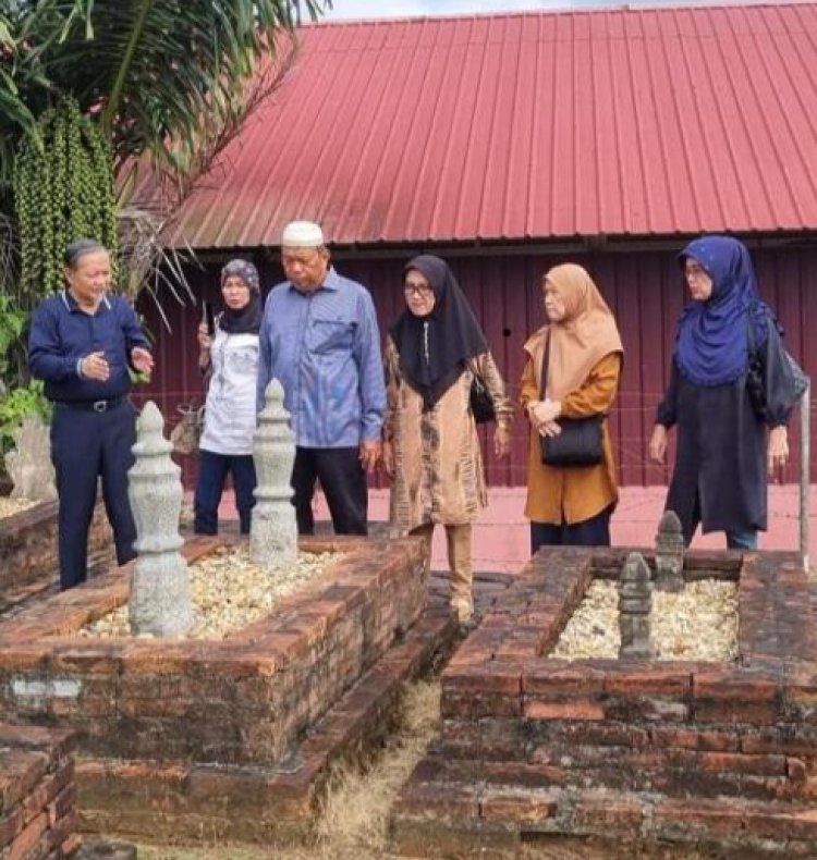 Ziarah Keturunan Raja Indragiri Hidupkan Warisan Budaya