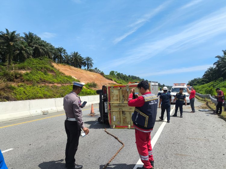 Olah TKP Awal, Ditlantas Polda Riau Sebut Kecelakaan di Ruas Tol Permai Akibat Pengemudi Mengantuk