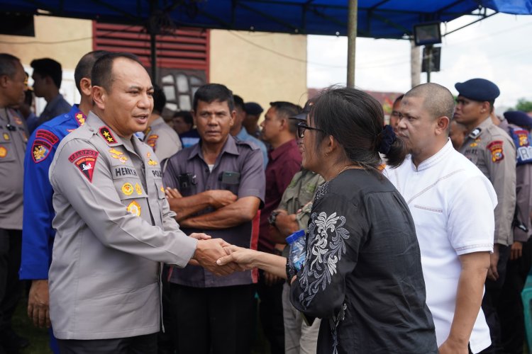 Kenang Pengabdian Ipda Donald Yang Berjuang Padamkan Kebakaran Lahan, Kapolda Riau Sambangi Rumah Duka