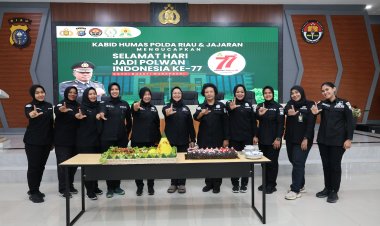 Rayakan Hari Jadi Polwan ke-77, Bidhumas Polda Riau Gelar Kegiatan Potong Tumpeng 