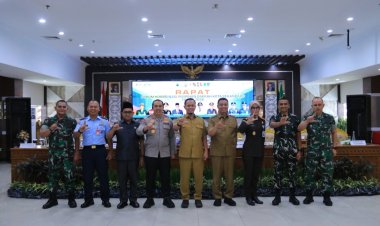 Forkopimda Pekanbaru Bahas Kabel Fiber Optik Semrawut dan Kesiapsiagaan Cuaca Ekstrem