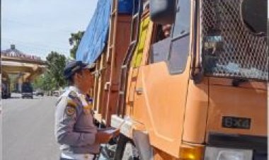 Pemprov Riau Batasi Operasional Angkutan Barang Saat Mudik, Bupati Kuansing Minta Pengusaha Patuhi Aturan