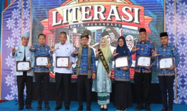 Bapenda Pekanbaru Sabet Penghargaan Tata Kelola Inovatif