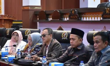 Komisi II DPRD Pekanbaru Cari Solusi STHPB Pedagang Pasar Kodim