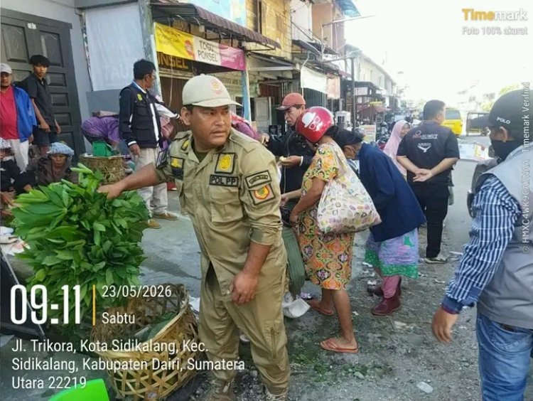 Satpol PP, PD Pasar Dan Dishub Dairi, Bergerak Cepat Lakukan Penertiban PKL Bandel Cegah Kemacetan 