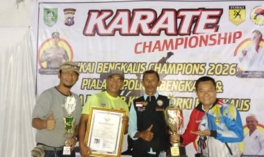 DPD ASWIN Riau Serahkan Sertifikat Apresiasi kepada INKAI Bengkalis pada Kejuaraan Karate Piala Kapolres