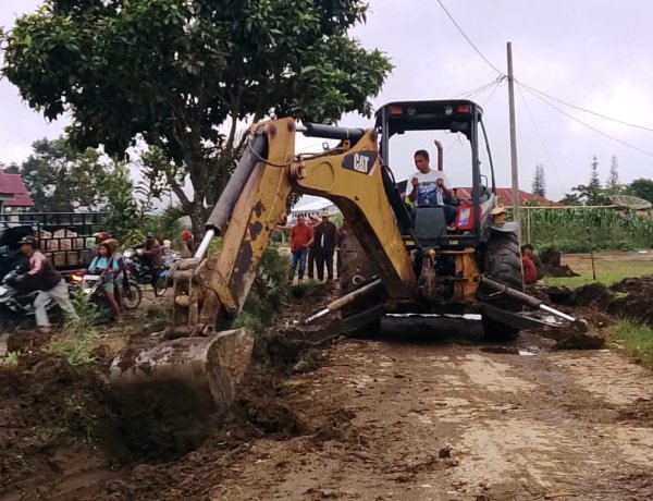 Pemerintah Dairi Bersama Warga Sumbul, Adakan Kegiatan Jatagena Serta Perbaiki Infrastruktur Desa 